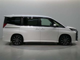 両側パワースライドドア付きだから、狭い駐車スペースなどでの 乗り降りラクラク!小さなお子さまのいるご家庭には嬉しい装備。