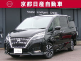 ご家族の方にぴったりな両側オートスライドドアを装備しております。お買い物に両手がふさがってしまう際も自動でドアの開閉が可能なためとても便利です。
