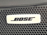【BOSEサウンドシステム】メーカーオプションの高品位サウンドシステムを搭載。専用のチューニングが施された大小様々なスピーカーから良質なサウンドが奏でられ、臨場感あふれる音響空間を演出します。