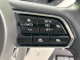 【マツダ・レーダークルーズコントロール】高速道路での長距離走行が楽に!自動で速度を保つクルーズコントロールが、衝突軽減システムと連携し、前方の車両を感知して車間を保つように速度調節してくれます!!