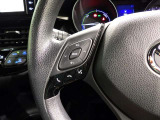 ステアリングスイッチ装備!運転しながら手元でオーディオの操作などができます。