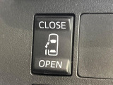 【パワースライドドア】スマートキーや運転席のスイッチでスライドドアの開閉が可能♪電動だから力を入れてドアを開ける必要が無く、小さいお子様でも、重い荷物を持っている時もラクに開け閉めできます♪