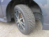 タイヤサイズは155/65R14 純正アルミ装着♪