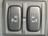 【両側パワースライドドア】スマートキーや運転席のスイッチで後席両側スライドドアの開閉が可能♪電動だから力を入れてドアを開ける必要が無く、小さなお子様でも簡単に開け閉めでき快適です♪