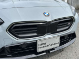 また、BMW正規認定中古車は、エマージェンシーサービスが自動付帯。24時間365日、皆様のカーライフをサポート致します。確かな安心のうえで、「駆けぬける歓び」をご堪能ください。