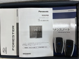 スマートキーは鍵をバッグに入れたままでもドアロックの開閉やエンジンのON・OFFができます。夜間や雨の日も鍵を探さなくて良いので便利です。