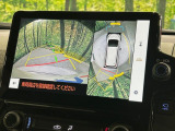 【パノラミックビューモニター】専用のカメラにより、上から見下ろしたような視点で360度クルマの周囲を確認することができます☆死角部分も確認しやすく、狭い場所での切り返しや駐車もスムーズに行えます。