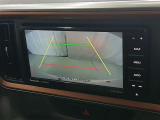駐車が苦手な方でも安心のバックガイドモニター搭載。 後方の映像をクリアに表示し、ガイドラインで車庫入れや縦列駐車をしっかりサポート。毎日の運転がぐっとラクになります。
