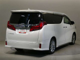 車検整備基準に準じた「納車前整備」を行います 更に全車「一年間走行距離無制限のロングラン保証」です