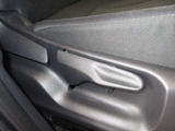 運転姿勢の微妙な調整ができ、自分にあったポジションで運転する事ができます。