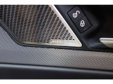 英国のオーディオメーカーMERIDIAN Audioは、その優れたサウンドで高い評価を受けています。数々の受賞歴を誇る同社のサウンドシステムは、長年にわたる音響心理学の研究をもとに、リアルなサウンドを実現。