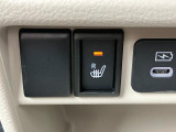 運転席にはシートヒーター、寒い日もぬくぬくドライブ♪