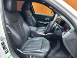 3シリーズセダン 320d Mスポーツ 4WD 本革シート