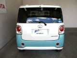 バックカメラが付いているので後方確認が非常にしやすいです。今や運転初心者も熟練者も必須装備!