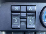 両側電動スライドドアのスイッチ付です。車内からもスイッチひとつで楽にドアの開閉が可能です。電動なので開閉時に力を使う必要がなく、半ドアになることもありません!