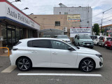 ディーゼル車と比べると出だしがスムーズでストレスなく加速してくれます!