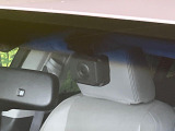 【ドライブレコーダー】ドライブレコーダー装備!走行中はもちろん、あおり運転や事故に遭遇した際、映像で記録し、万一のリスクに備えます。※記録用SDカードはお客様ご自身でご準備いただく必要があります。