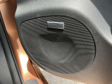 BOSEサウンドついています。音質の良い音楽を車内で聴くことが出来ますので、ドライブをより楽しんでいただくことが出来ます。