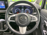 インテリアに合わせたデザインのステアリングは、運転される方のことも考え、運転しやすい形状、大きさです。是非一度、実際に触ってお確かめください。