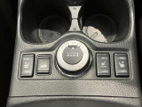 4WDの設定やシートヒータの設定スイッチです。