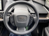【純正革巻きステアリング】上質な革を使用することで、手にしっかり馴染みとても運転しやすいハンドルです♪