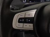 ステアリングリモコンは、運転中でも簡単に音量調整やチャンネル変更もできます!わき見運転防止にもつながるので安心です♪