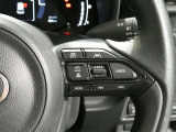 衝突回避支援パッケージ 「歩行者検知機能付(被害軽減)ブレーキ」「車線逸脱アラート」「ハイ/ロービーム自動切換え」「車間を保って追従走行」を搭載 ※システムを過信せず安全運転を心がけてください