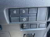 オートスライドドアは、運転席前にあるスイッチの操作でもオート開閉ができ、とても便利です。