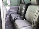 ゆとりある広々とした車内空間は、ドライブを始め買い物やレジャーなど、幅広く活躍します。一人でもみんなとでもお出かけを楽しみましょう!