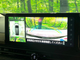 【アラウンドビューモニター】専用のカメラにより、上から見下ろしたような視点で360度クルマの周囲を確認することができます☆死角部分も確認しやすく、狭い場所での切り返しや駐車もスムーズに行えます。