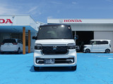 コーディネータースタイル専用装備、2トーン車。LEDヘッドライト装着車なので、夜間走行も明るく安全な走行をサポートいたします