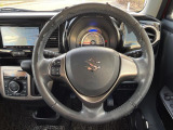 【純正革巻きステアリング】上質な革を使用することで、手にしっかり馴染みとても運転しやすいハンドルです♪