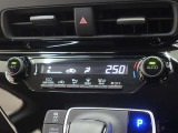オートエアコンを装備しております!自動で調整してくれますので、車内も快適です☆