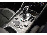 ALFA DNAドライブシステム採用により車を自在に変化させ、どんな状況でもあなたに快適なドライブフィールを提供致します。