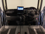【前方視界】開放的な前方視界!運転がしやすく疲れにくいです♪窓が大きく、見通しがとっても良いおクルマですよ♪