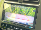 【バックカメラ】駐車時に後方がリアルタイム映像で確認できます。大型商業施設や立体駐車場での駐車時や、夜間のバック時に大活躍!運転スキルに関わらず、今や必須となった装備のひとつです!