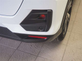 コーナーセンサーもついておりますので、駐車時も安心です。