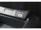USBオーディオ用ソケットがついていますので携帯電話などを接続すれば音楽等の再生が可能です!