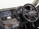★使いやすさや安全性を追求したステアリング周り!高級車ゆえにスイッチ類が多いのも特徴ですね!考え尽くされた配置ですぐに使いこなす事が出来ますのでご安心下さい!是非、体感してみて下さい!!