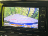 【バックカメラ】駐車時に後方がリアルタイム映像で確認できます。大型商業施設や立体駐車場での駐車時や、夜間のバック時に大活躍!運転スキルに関わらず、今や必須となった装備のひとつです!