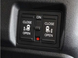◆両側電動スライドドア◆狭い駐車場でも乗り降りが楽々♪お子様が隣の車にドアを当ててしまう心配もございません!小さなお子様連れの方もこれで安心。