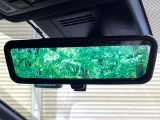 【デジタルインナーミラー】後席の大きな荷物や同乗者で後方が確認しづらい時でも安心!カメラが撮影した車両後方の映像をルームミラー内に表示。クリアな視界で状況の確認が可能です!