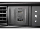 インパネトレーの下にはType-C(3A)のUSBジャックを備えています。