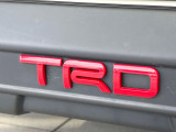 【TRDエアロ】人気のTRDエアロを装備!クルマの外観がよりスタイリッシュになり、街中で存在感あふれる1台に♪将来買い替える時にもリセールに影響しやすく、価値ある人気の装備です!