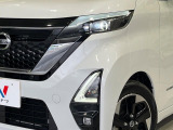 【LEDヘッドライト&フォグ】悪天候や夜間走行時も良好な視界を確保し安心して運転できる高輝度LEDヘッドライトを装備!点灯速度が早く、消費電力も抑えられています。