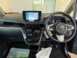 見易い計器類と運転し易いドライビングポジションは、視角も少なく前方&左右の見切りが良く運転し易いクルマです