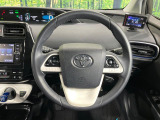 インテリアに合わせたデザインのステアリングは、運転される方のことも考え、運転しやすい形状、大きさです。是非一度、実際に触ってお確かめください。