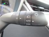 AUTOの位置にセットしておくと、暗くなったら自動でライトの点灯をサポートしてくれます!高速道路でのトンネル通過時など便利です!