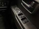 ご納車前にはプロの整備士が点検を行い、交換の必要がある部品は交換してからご納車いたします。また、その後の点検・整備・車検等も当社にお任せください。