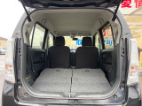 普段のお買い物や通勤、送迎等に十分な荷室スペースを確保しております。セカンドシートを倒すと、大きな荷物の積載も可能です♪